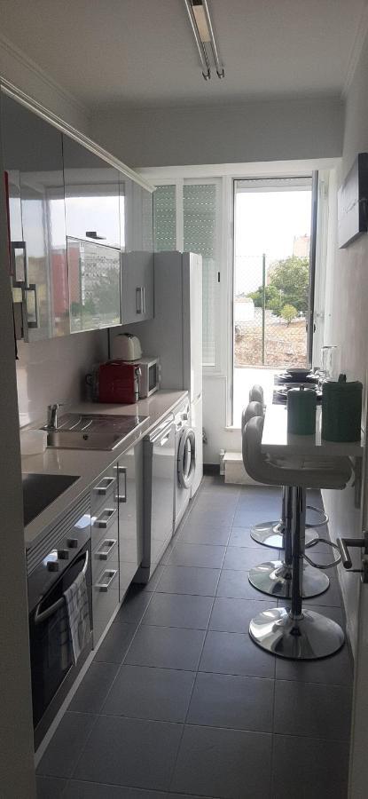 Minimalist Apartment Located Near Belem Lisbon Exterior photo